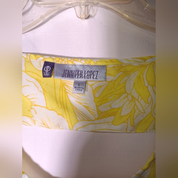 JENNIFER LOPEZ Floral Yellow Women's Top - Picture 2 of 7